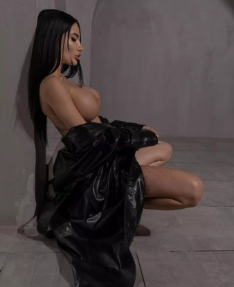 👠💋 Я настоящая профессионалка, которая знает, как доставить тебе незабываемое удовольствие. 🌟 Будь то нежные ласки или страстный секс, я готова удовлетворить твои самые сокровенные желания. 💞🔥
Мои услуги простираются от классического секса до ролевых игр 🎭 и БДСМ. Я открыта для экспериментов и новых приключений, готова осуществить все твои мечты. 💫
Возможно, ты интересуешься отзывами? Мои клиенты абсолютно довольны моими услугами и всегда оставляют положительные отзывы. Наслаждайся умелыми руками и привлекательной внешностью в полной конфиденциальности. ✨😉
Мне нравится заботиться о себе и выглядеть на высшем уровне. В моем профиле ты найдешь фотографии, которые подтвердят мою привлекательность и сексуальность. 😍📸
Приглашаю тебя на опыт незабываемого удовольствия! Сделай заказ и получи все самое лучшее от нашей встречи. Жду тебя в Москве! 🌆✨ Танюшенька
